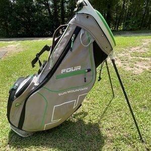 Golf carry bag unisex.